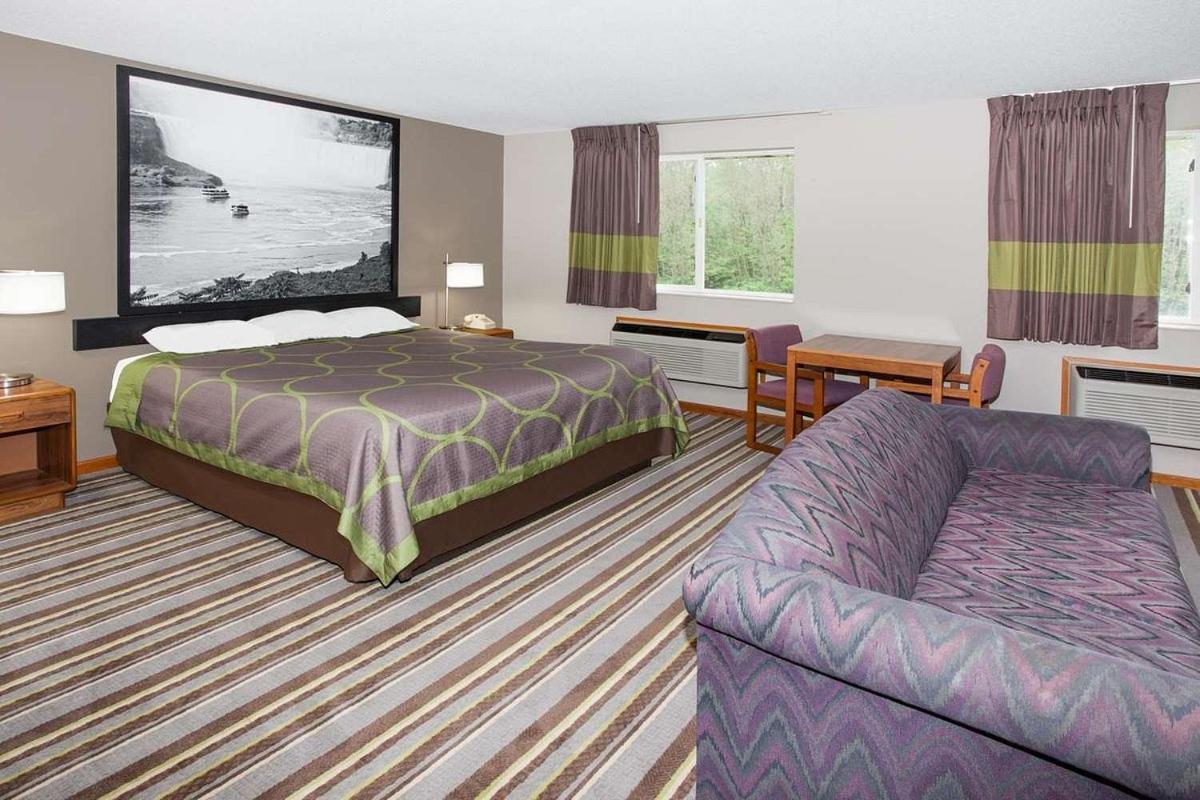 Super 8 By Wyndham Gilman Hotel Exterior foto