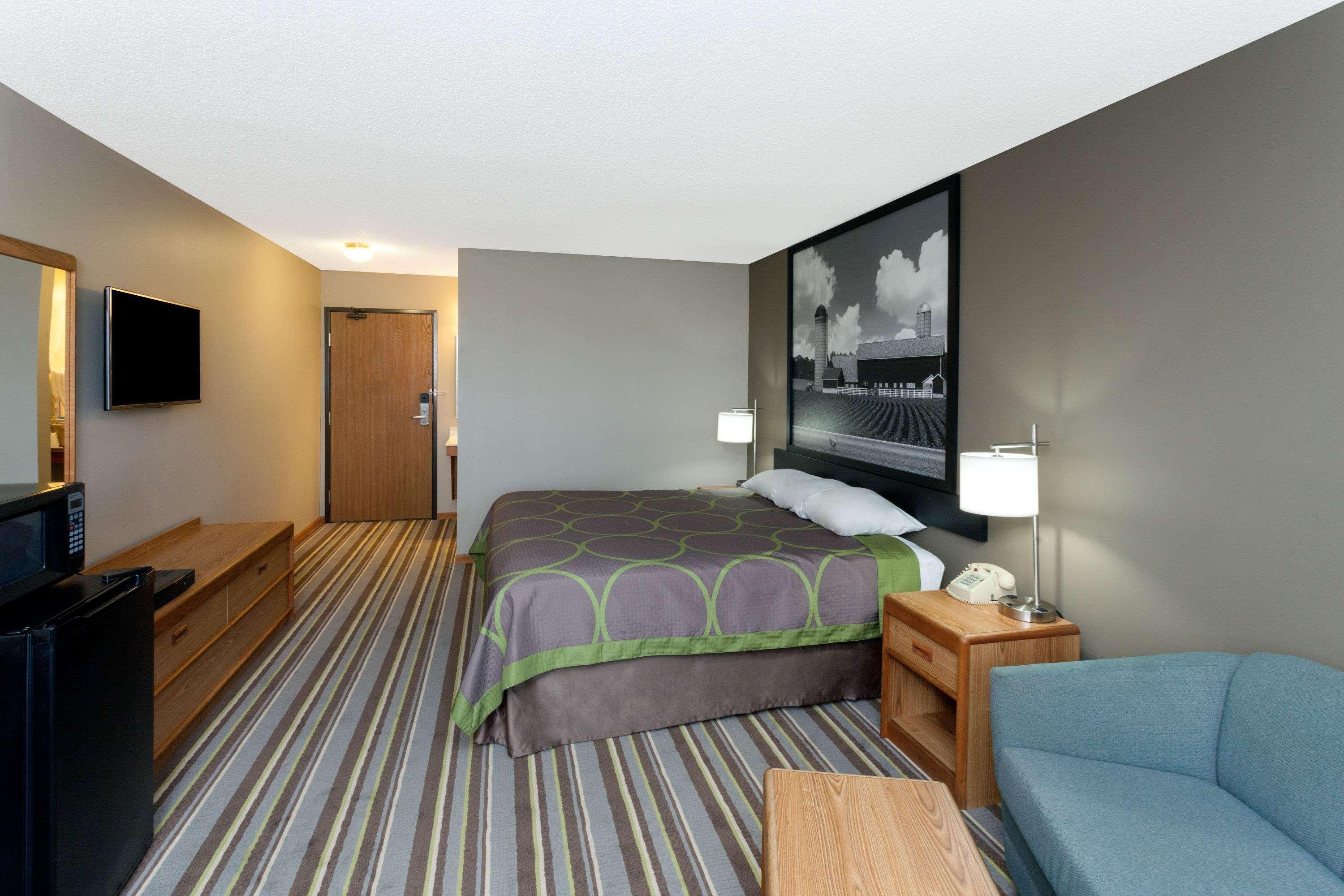 Super 8 By Wyndham Gilman Hotel Exterior foto