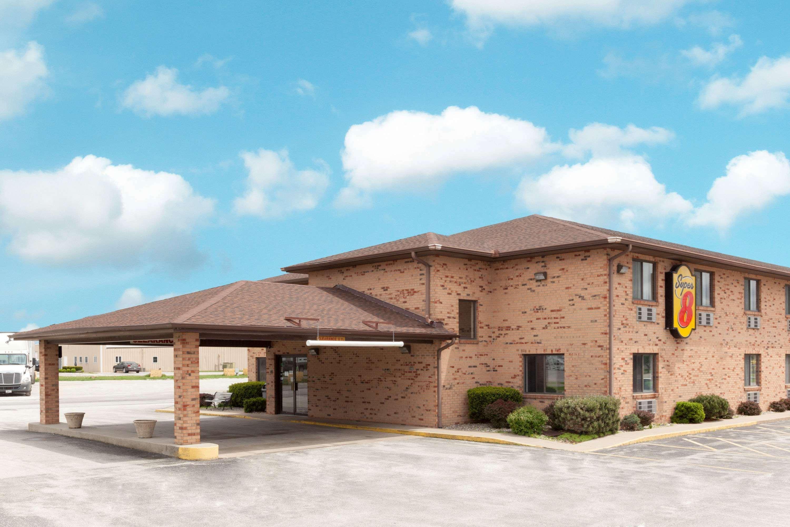 Super 8 By Wyndham Gilman Hotel Exterior foto